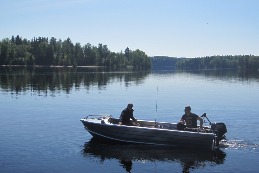 Guests are on their way out on an exciting day of fishing.