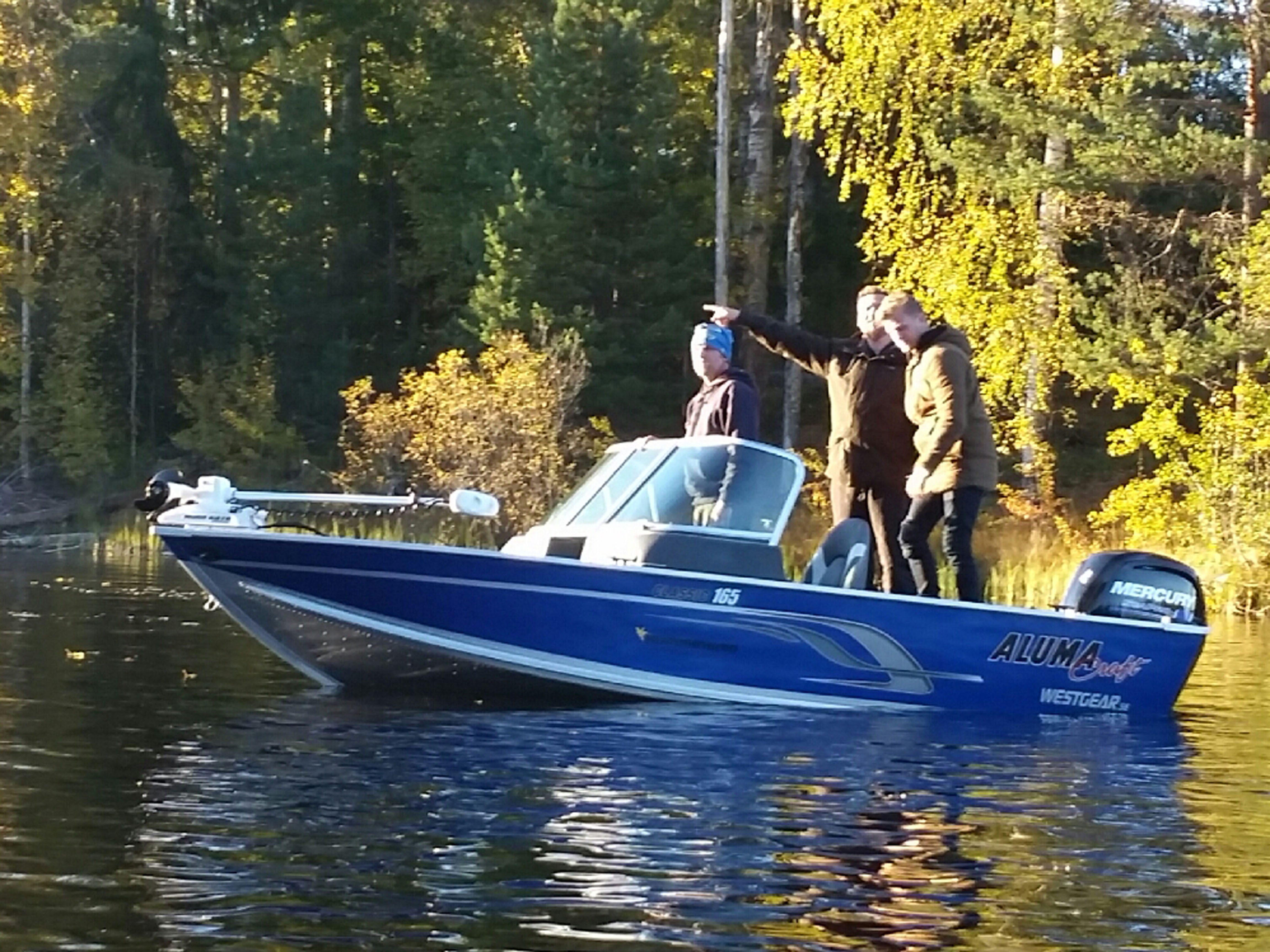Stefan Olsson guiding guests in his Alumacraft guideboat